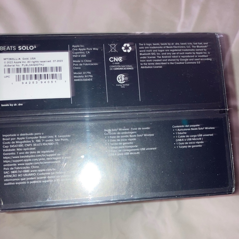 SOLD Gold Beats SOLO 3 On-Ear Wireless Bluetooth Headphones Brand New and Sealed - Picture 6 of 16